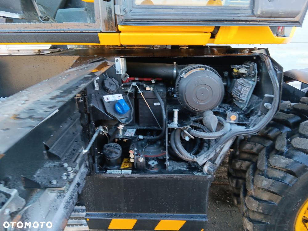 JCB 110W - 18