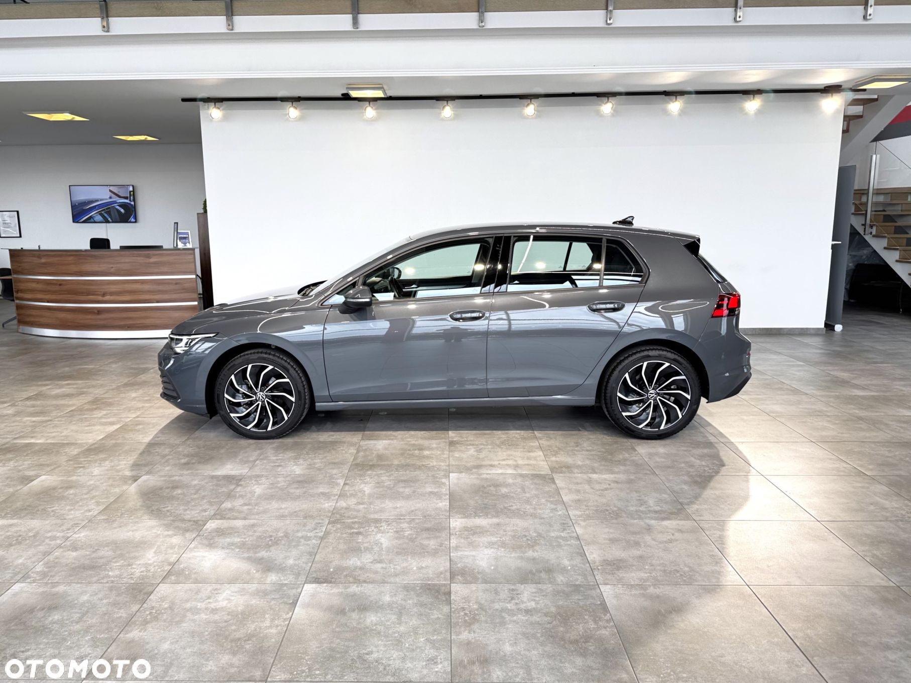 Volkswagen Golf - 6