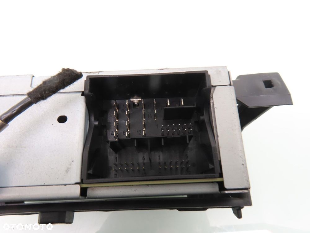 CZYTNIK KART NAVI SEAT LEON III 5F0035846A - 2