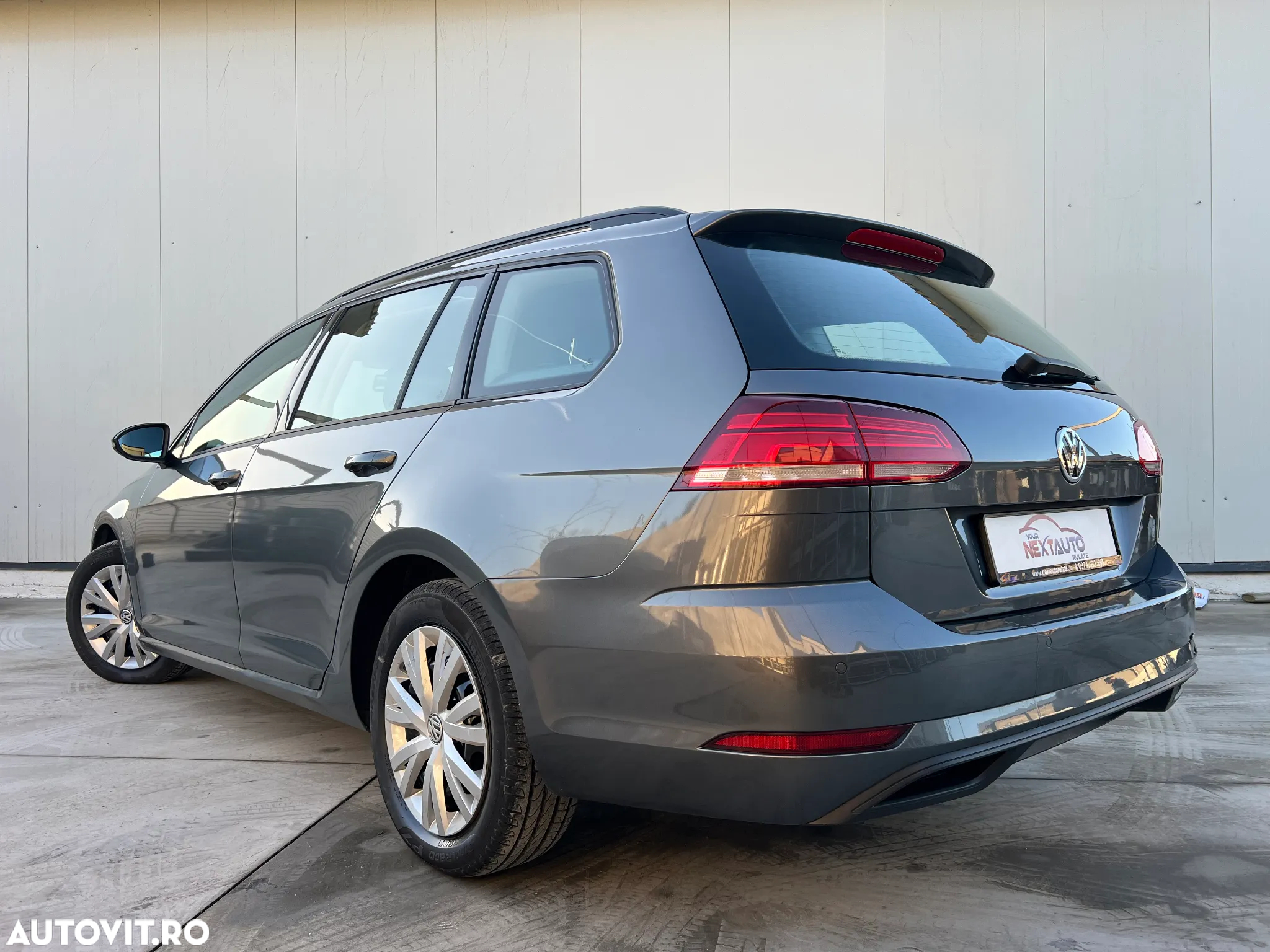 Volkswagen Golf 1.6 TDI Comfortline - 3