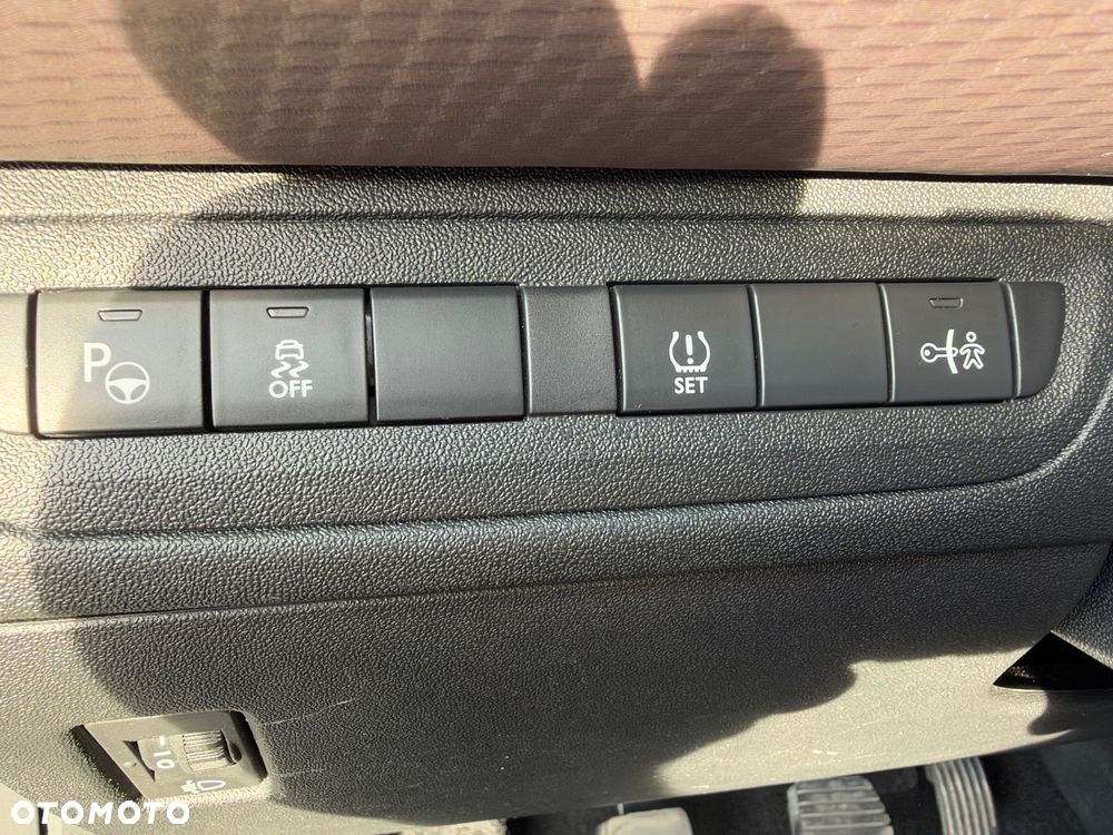 Peugeot 2008 120 VTI Allure - 28