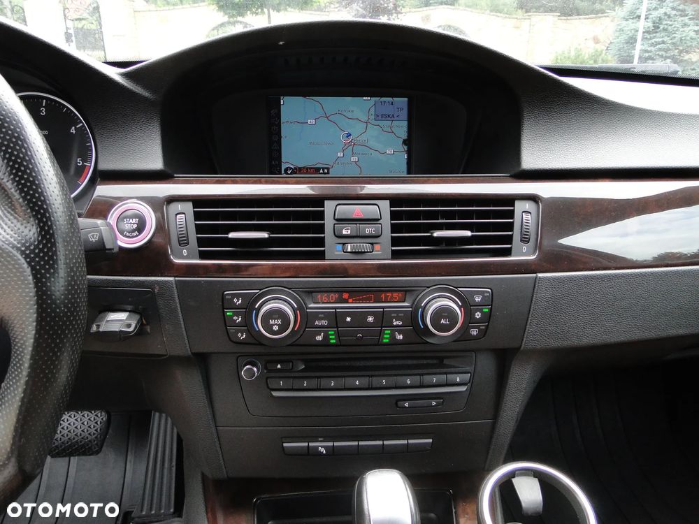 BMW Seria 3 320d Sport-Aut Sport Line - 36