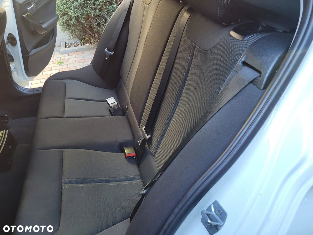 BMW Seria 1 118d Edition Metropolitan - 18