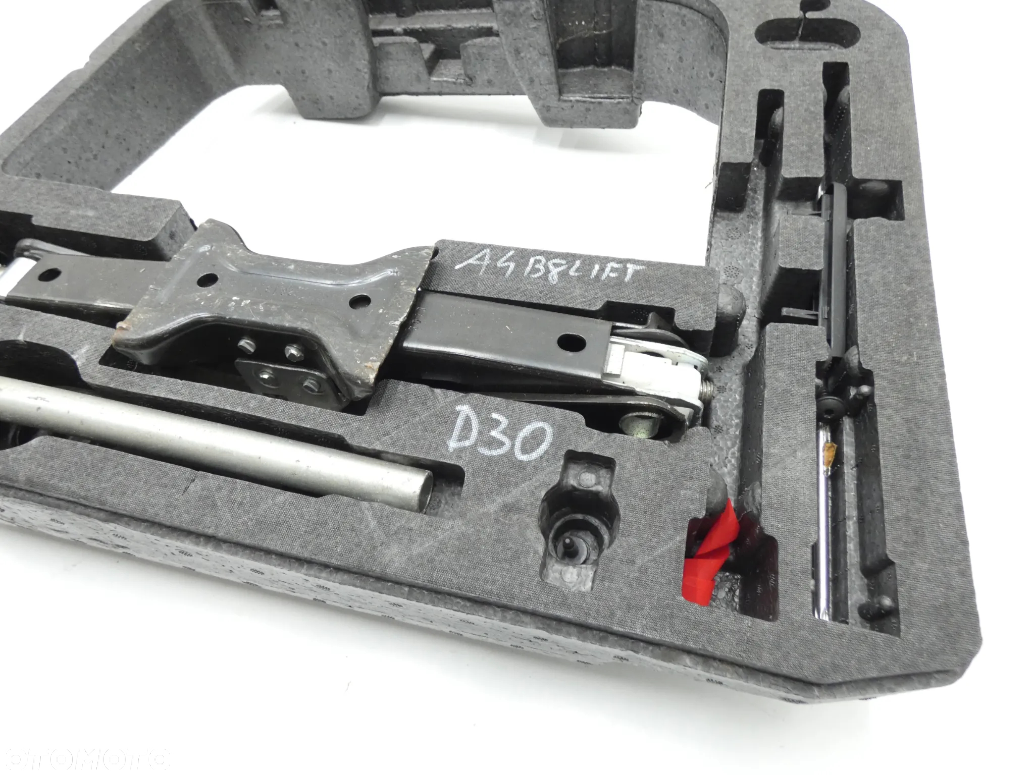 AUDI A4 B8 LIFT ZESTAW STYROPIAN BAGAŻNIKA PODNOŚNIK LEWAREK KLUCZ 8T0012109A D30 - 2