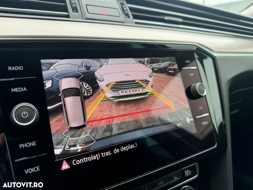 Volkswagen Passat - 24