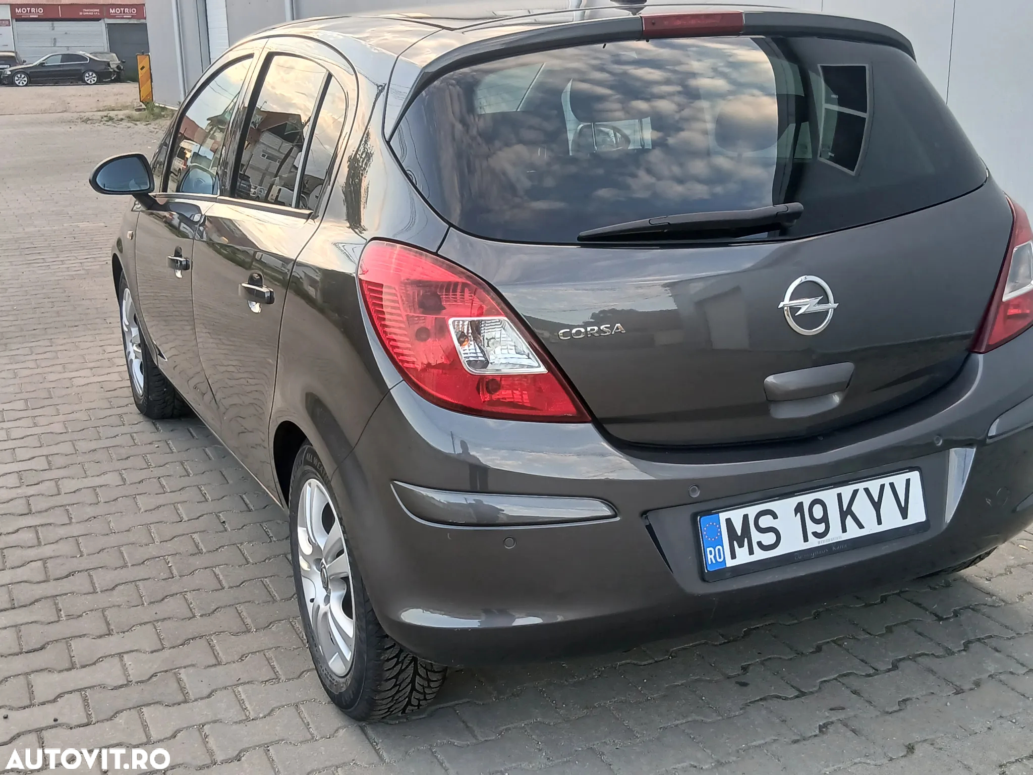 Opel Corsa 1.4 Enjoy - 4