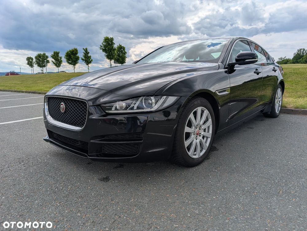Jaguar XE 20d Prestige - 10