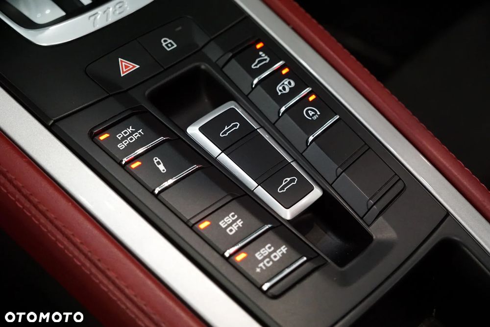 Porsche 718 Spyder - 21