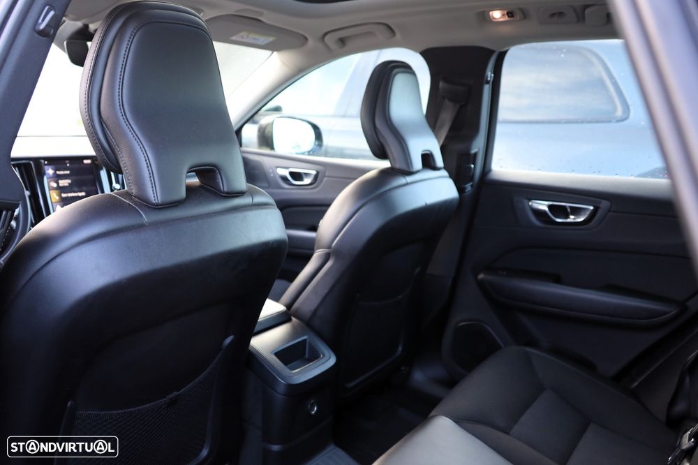 Volvo XC 60 2.0 T8 PHEV Momentum Plus AWD - 14