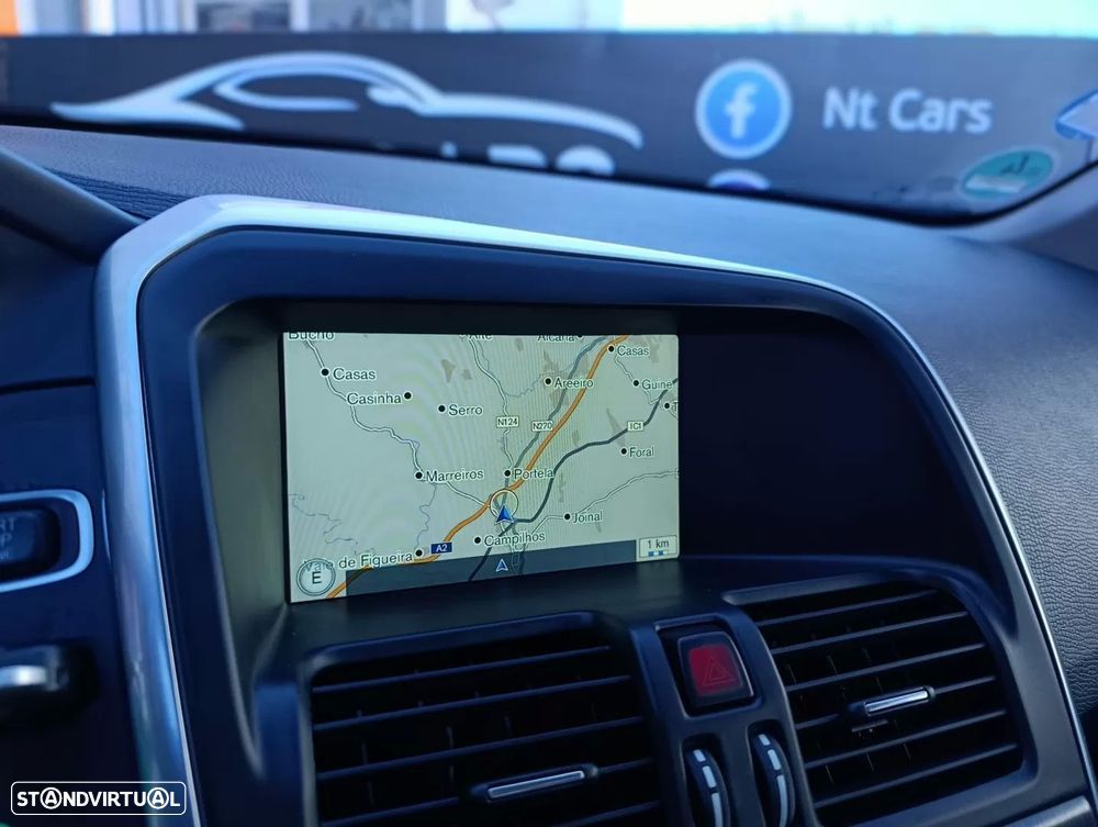 Volvo XC 60 2.0 D4 Momentum Geartronic - 10