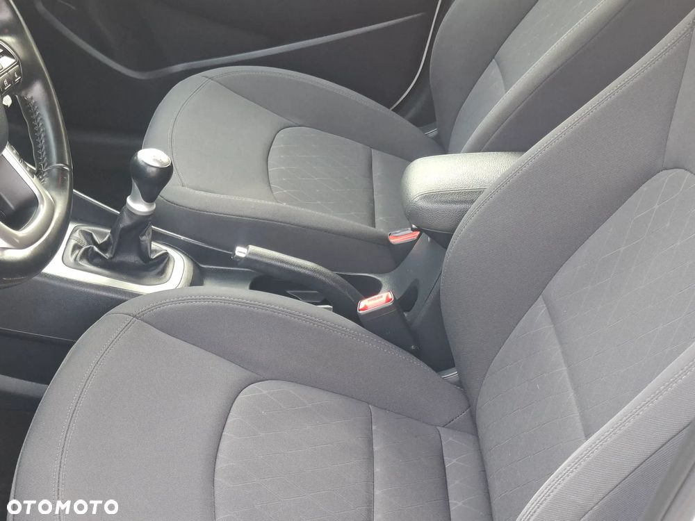 Kia Rio 1.2 Business Line - 10