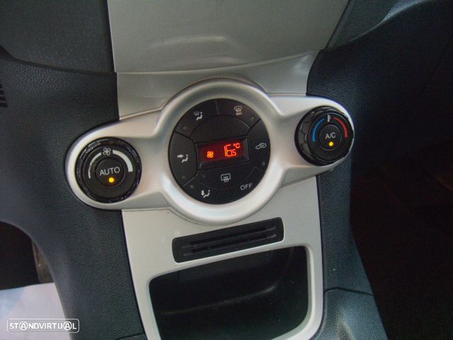 Ford Fiesta 1.4 TDCI Titanium - 21