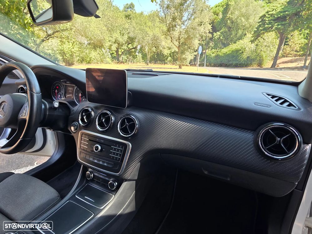 Mercedes-Benz GLA 200 d Urban Aut. - 15