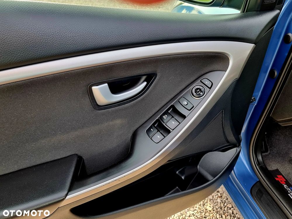 Hyundai i30 Kombi 1.6 GDi DCT Style - 29