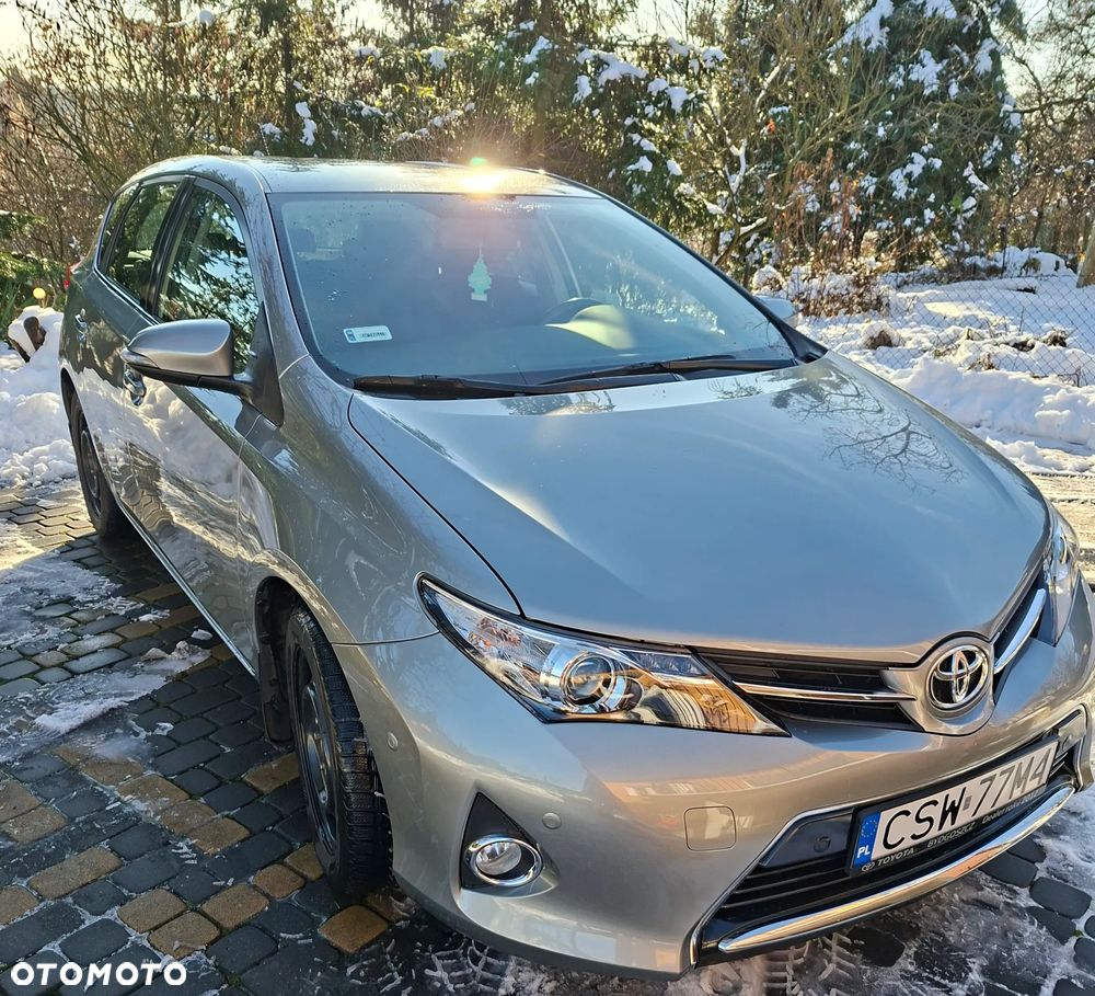 Toyota Auris 1.6 Premium - 4