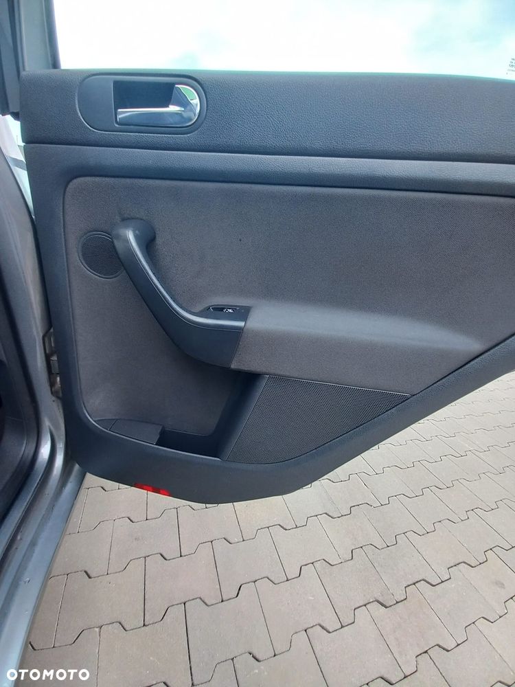 Volkswagen Golf Plus - 30