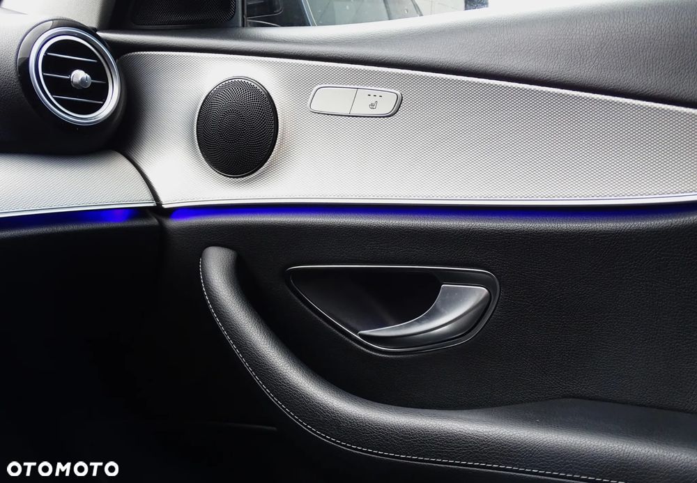 Mercedes-Benz Klasa E 220 d 9G-TRONIC - 11