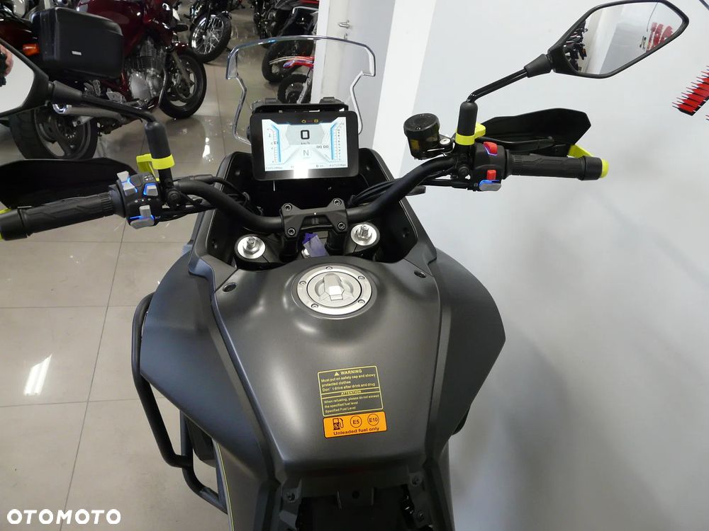 QJMOTOR SVT 650X - 17
