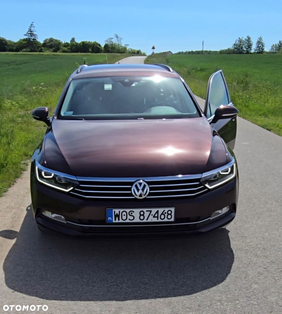 Volkswagen Passat - 1