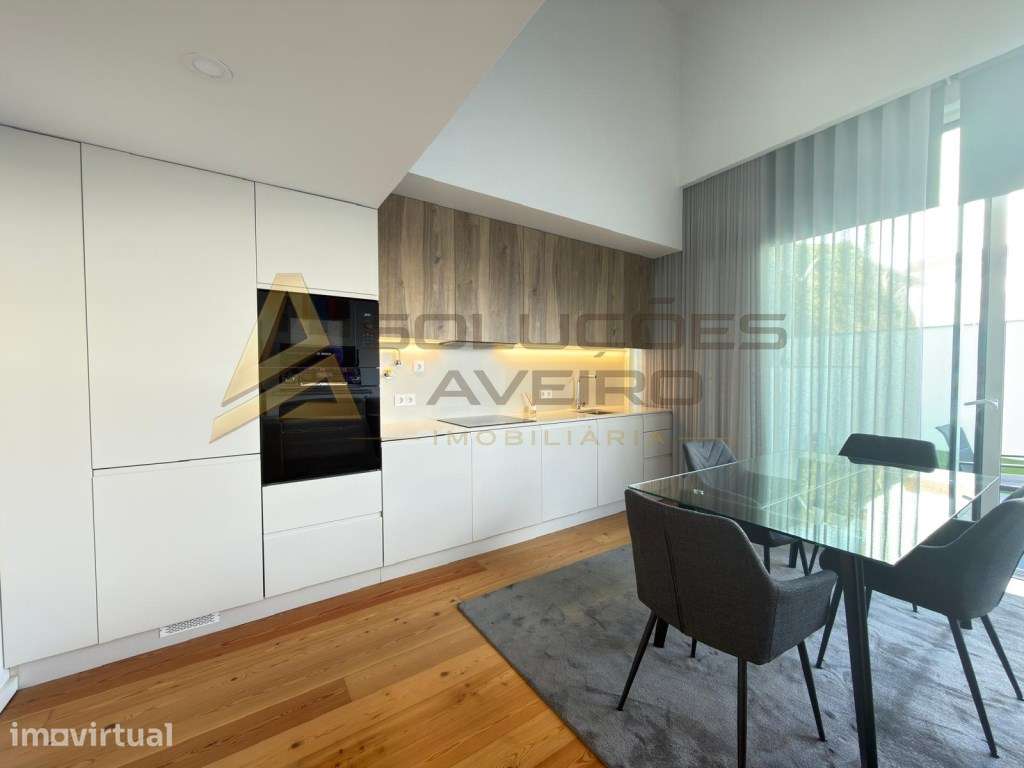 ARRENDAMENTO: Apartamento T1 de Luxo Mobilado e Equipado - Centro d... - Grande imagem: 4/27