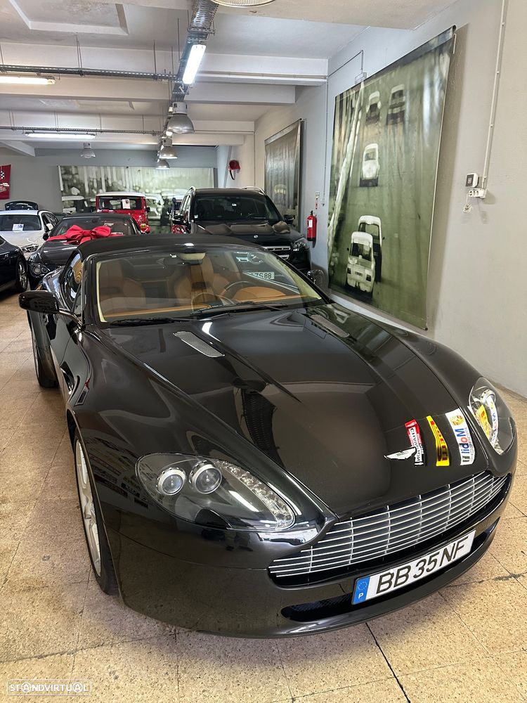 Aston Martin Vantage Roadster - 13