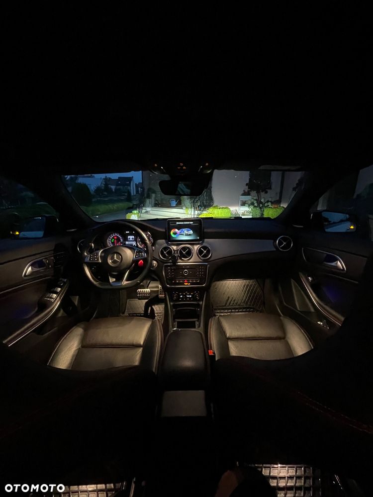 Mercedes-Benz CLA 250 7G-DCT AMG Line - 10