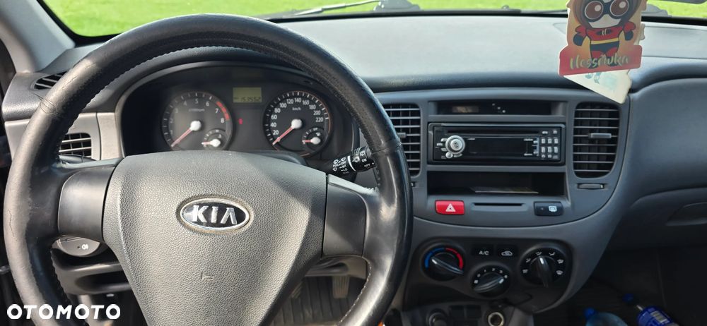 Kia Rio - 6