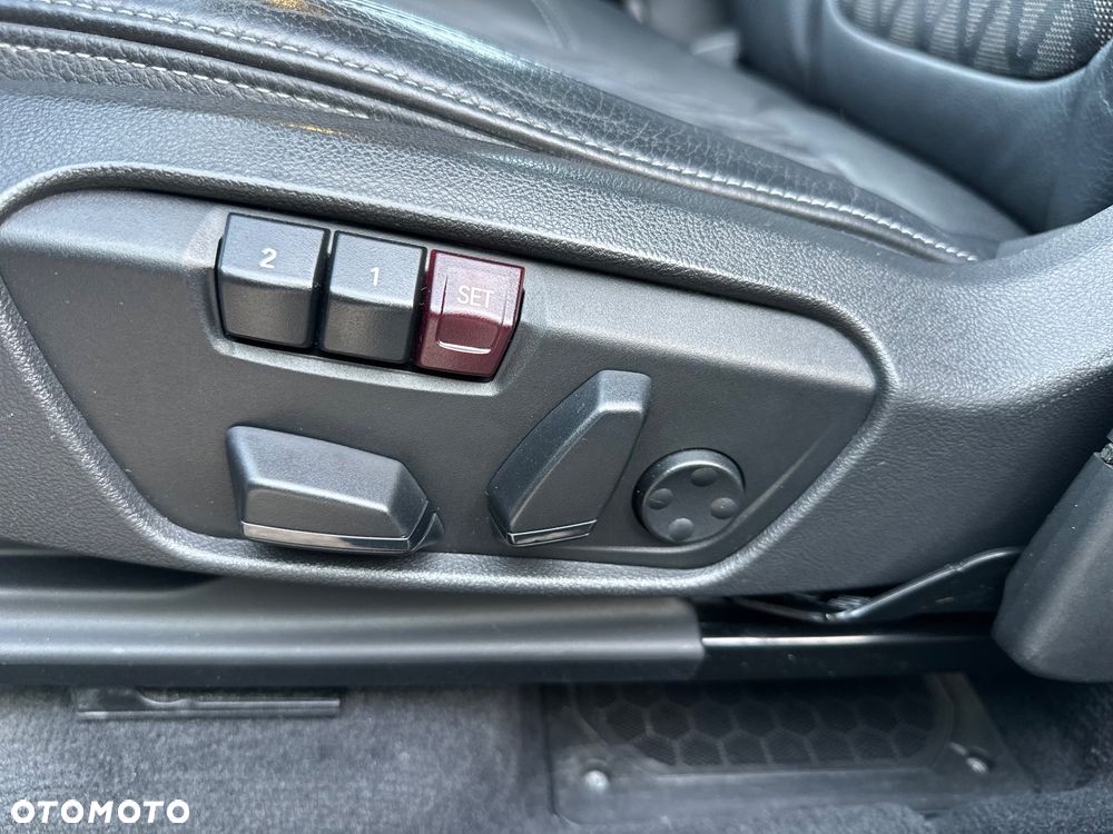 BMW X1 sDrive18d xLine - 11