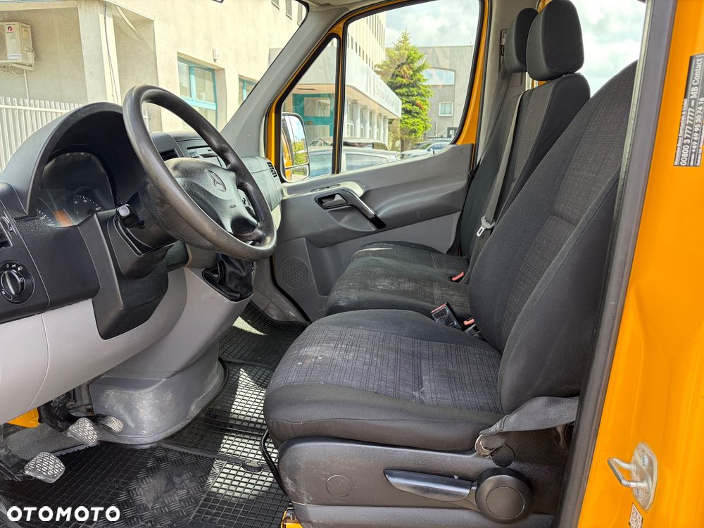 Mercedes-Benz Sprinter - 11