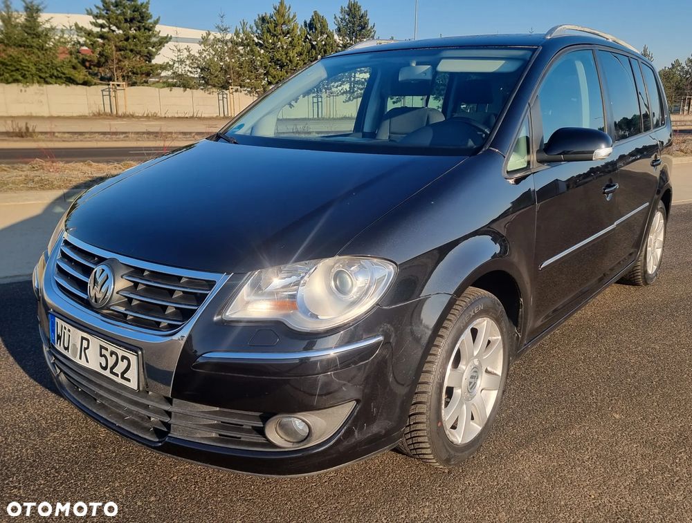 Volkswagen Touran - 1