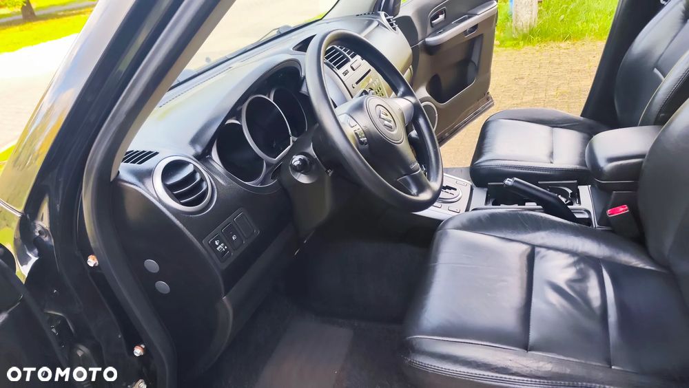Suzuki Grand Vitara 2.0 De Luxe - 22
