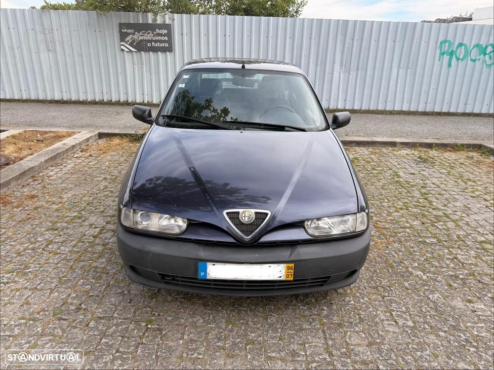 Alfa Romeo 146 1.4 Image - 1