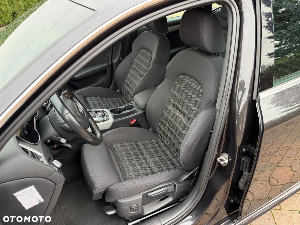 Audi A4 Avant 2.0 TDI DPF multitronic S line Sportpaket - 14