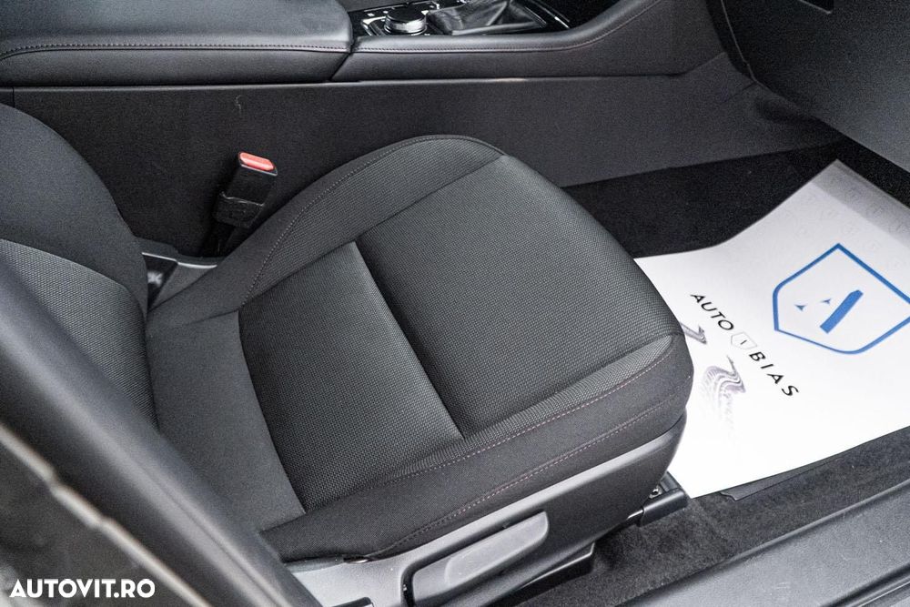 Mazda 3 e-SKYACTIV-G 150 M HYBRID DRIVE EXCLUSIVE-LINE - 39