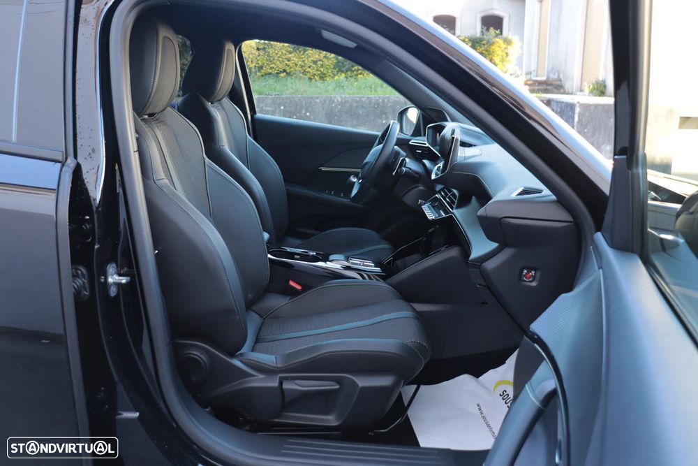 Peugeot 2008 PureTech 130 EAT8 GT - 11