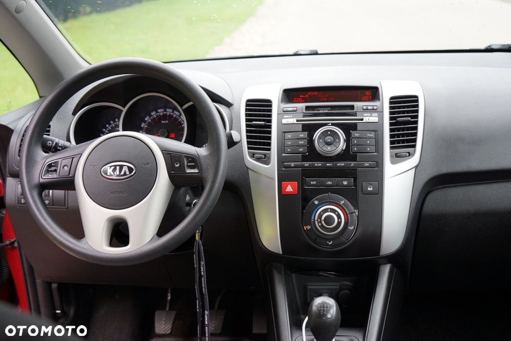 Kia Venga - 31