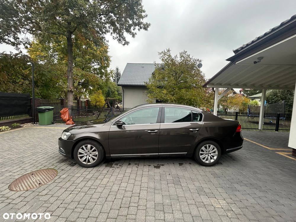 Volkswagen Passat - 8