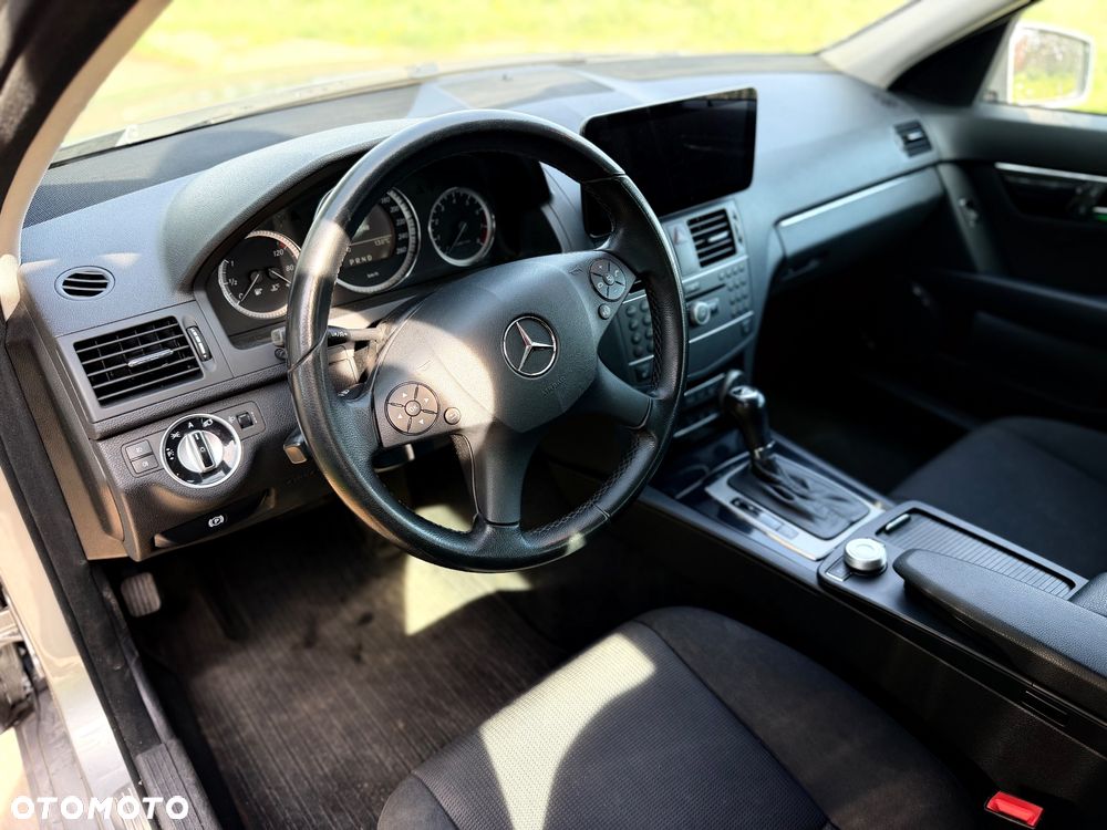 Mercedes-Benz Klasa C 200 (BlueEFFICIENCY) 7G-TRONIC Avantgarde - 30