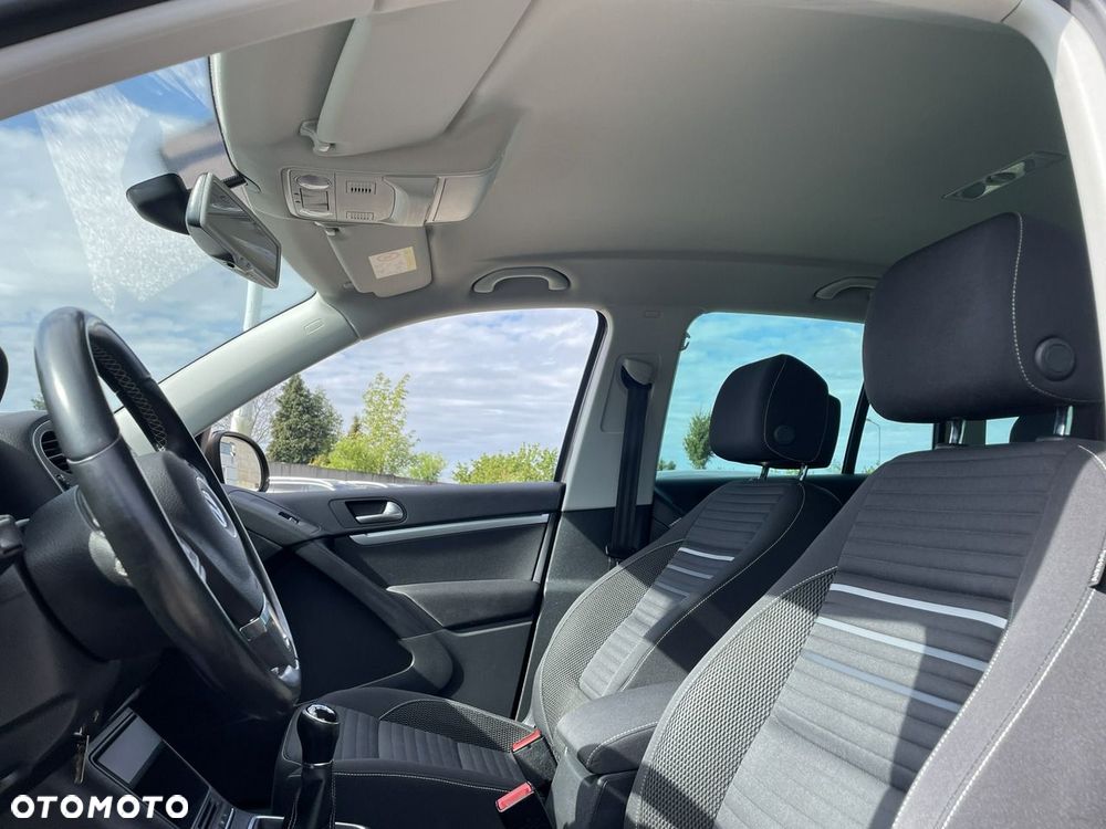 Volkswagen Tiguan 1.4 TSI R-Style - 27