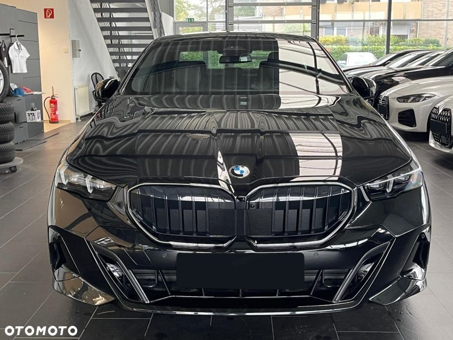 BMW Seria 5 520d xDrive mHEV M Sport - 6