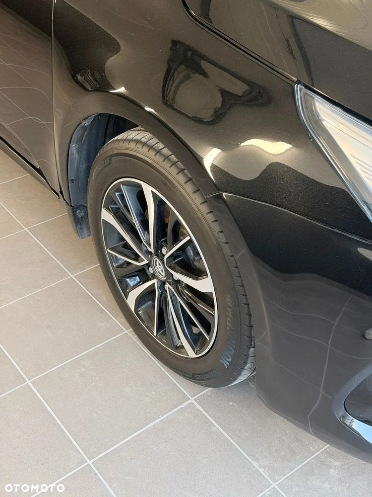 Toyota Avensis 2.0 D-4D Premium - 11