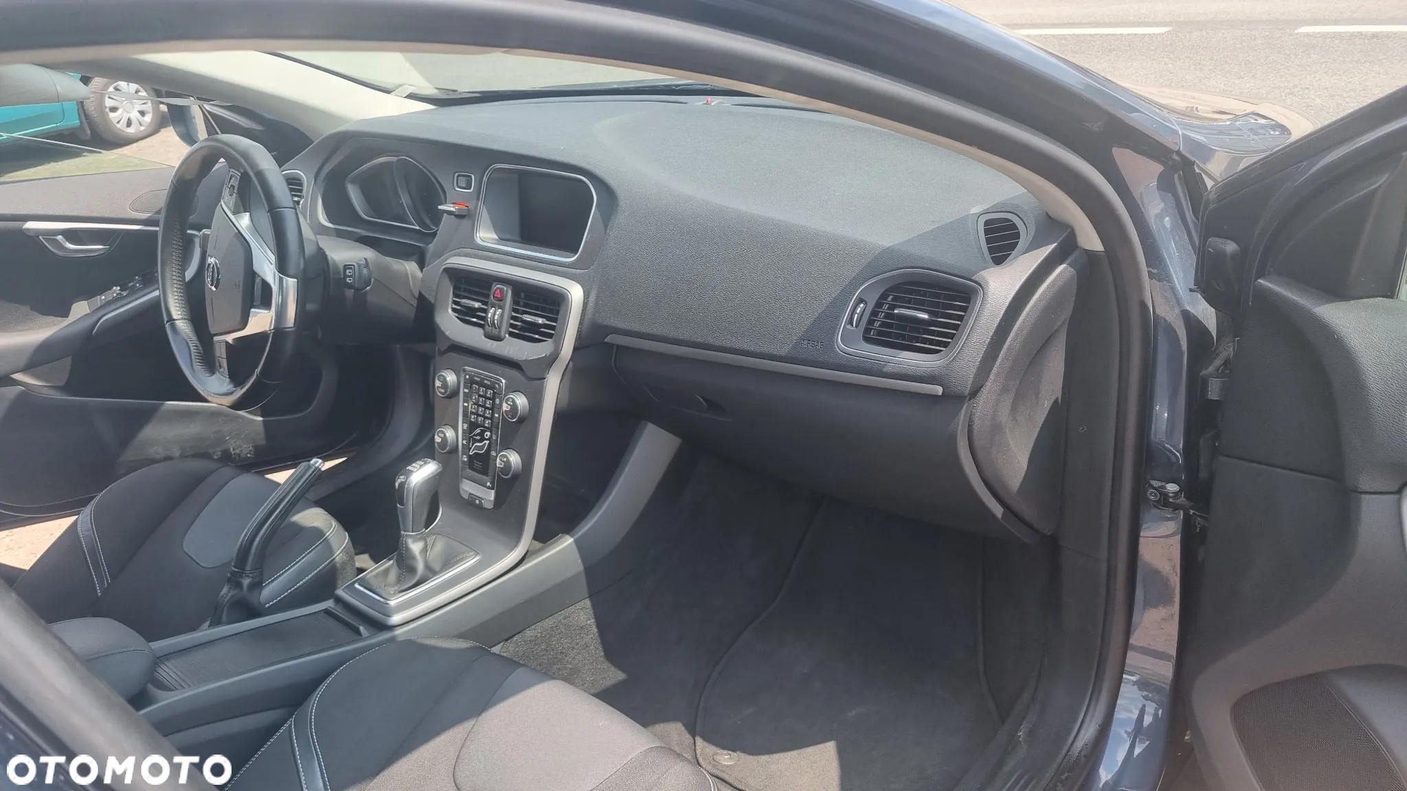 Volvo V40 D2 Kinetic - 25