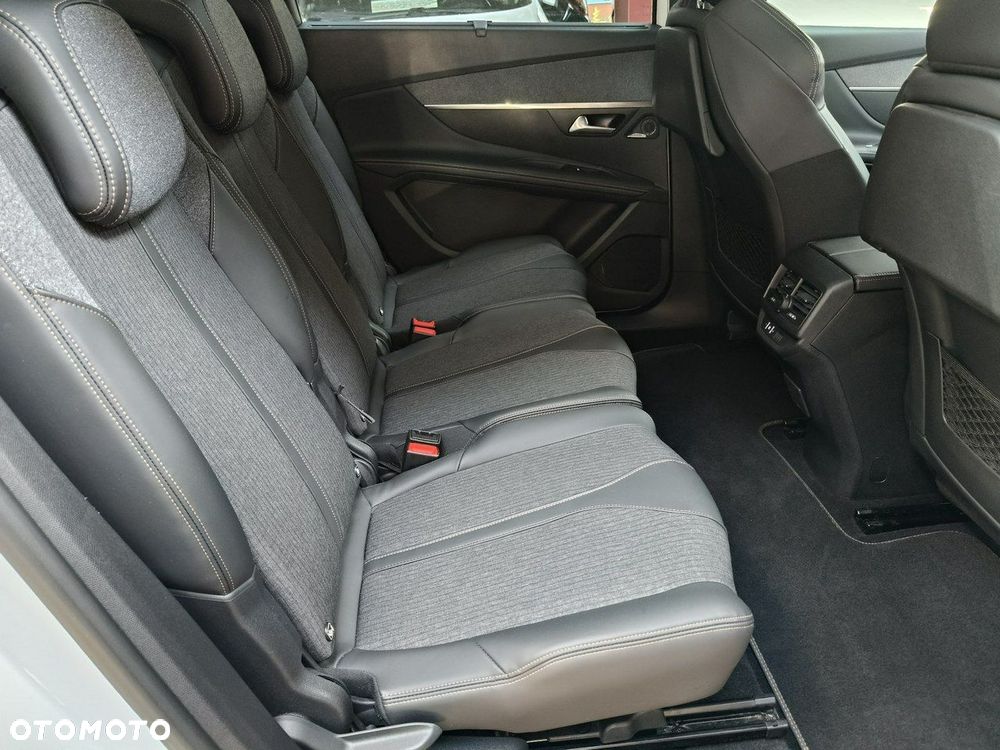 Peugeot 5008 - 23