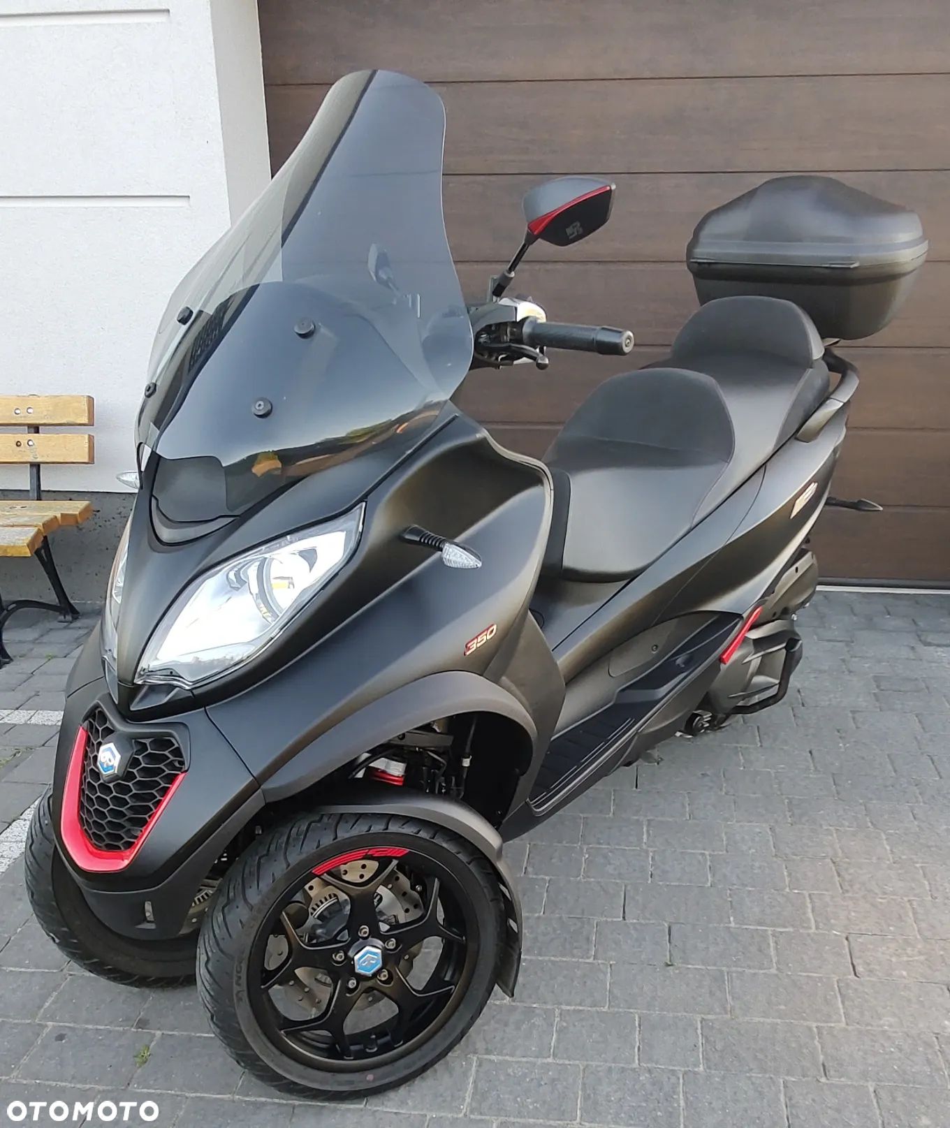 Piaggio MP-3 - 1