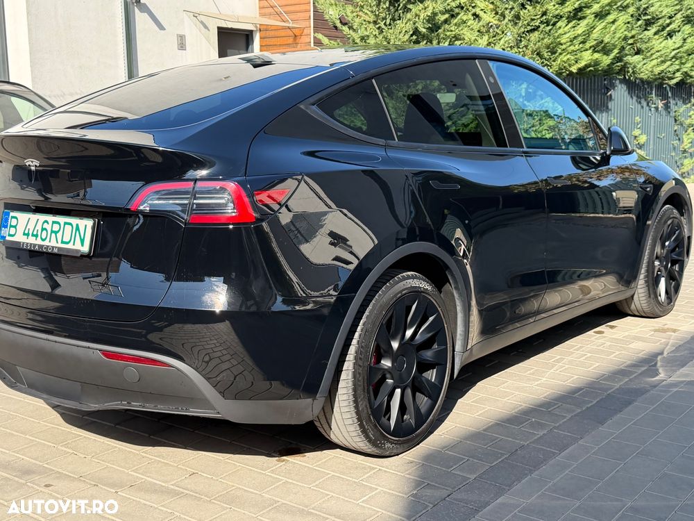 Tesla Model Y 2023 photo 4