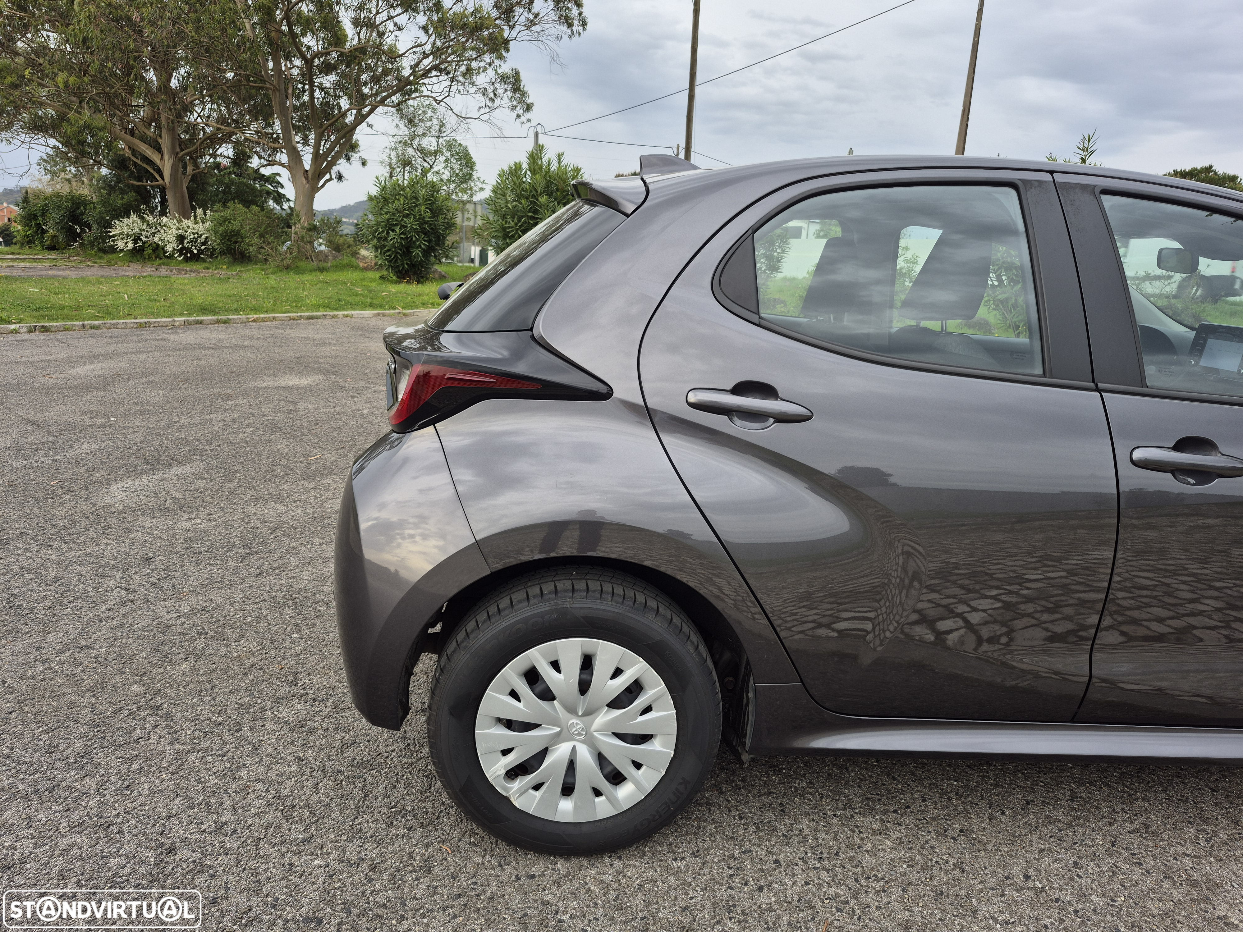 Toyota Yaris 1.5 HDF Comfort - 12