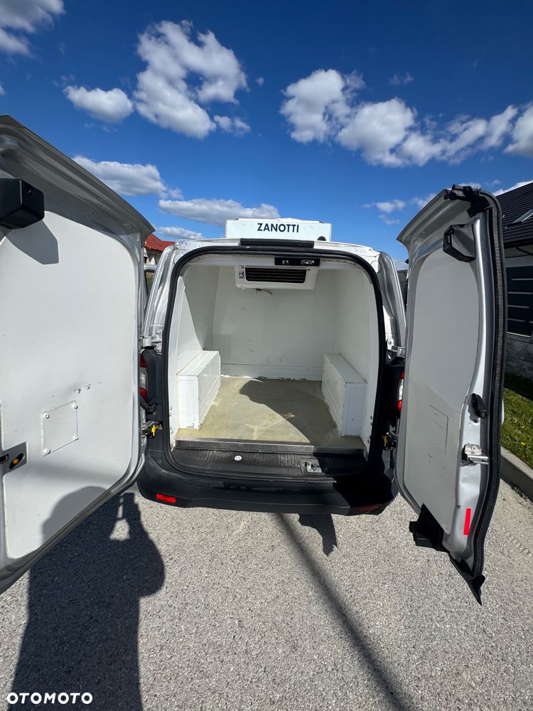Ford Transit courier - 13