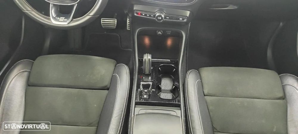 Volvo XC 40 2.0 D3 R-Design Geartronic - 35