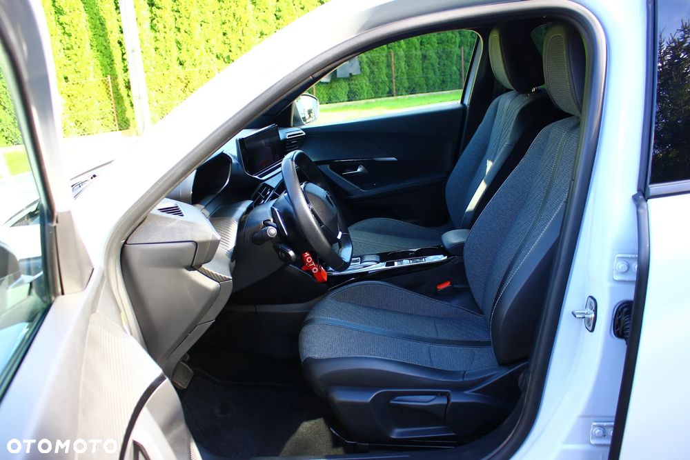 Peugeot 2008 1.5 BlueHDi Allure S&S EAT8 - 23