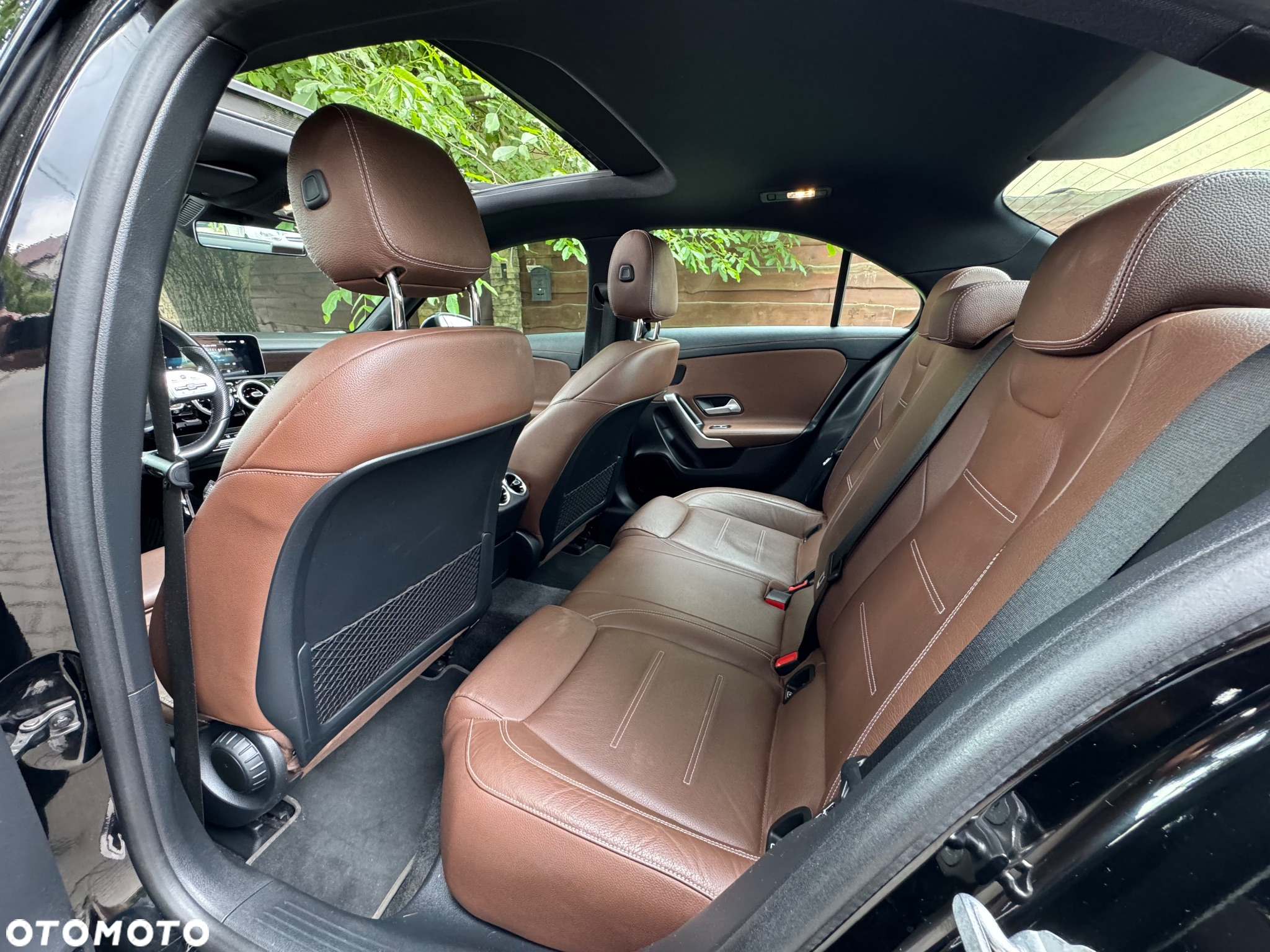 Mercedes-Benz Klasa A 220 4-Matic AMG Line 7G-DCT - 24